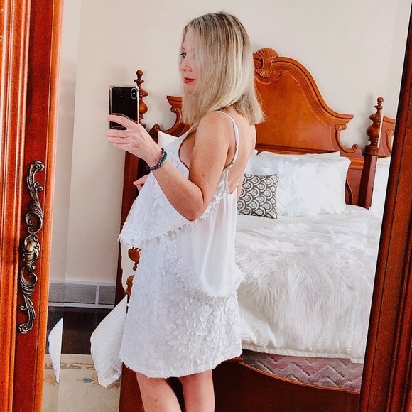 ESLEY white lacy top/skirt set - Picture 4 of 7